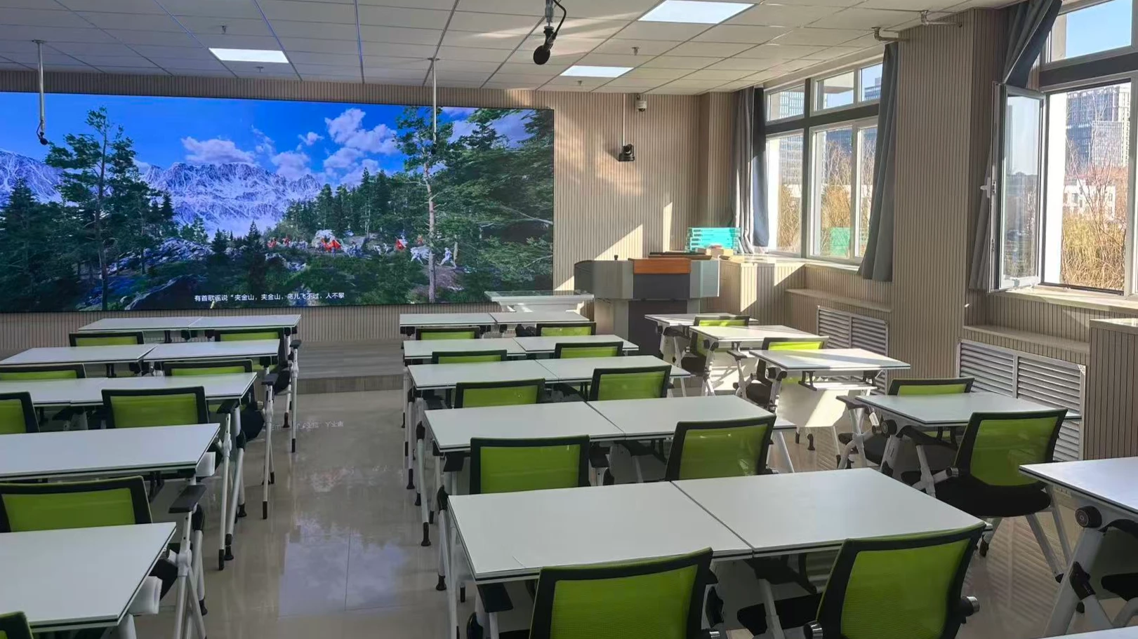 烟台理工学院核心设备安装实景