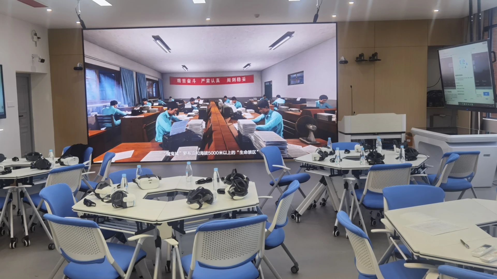 云南中医药大学核心设备安装实景
